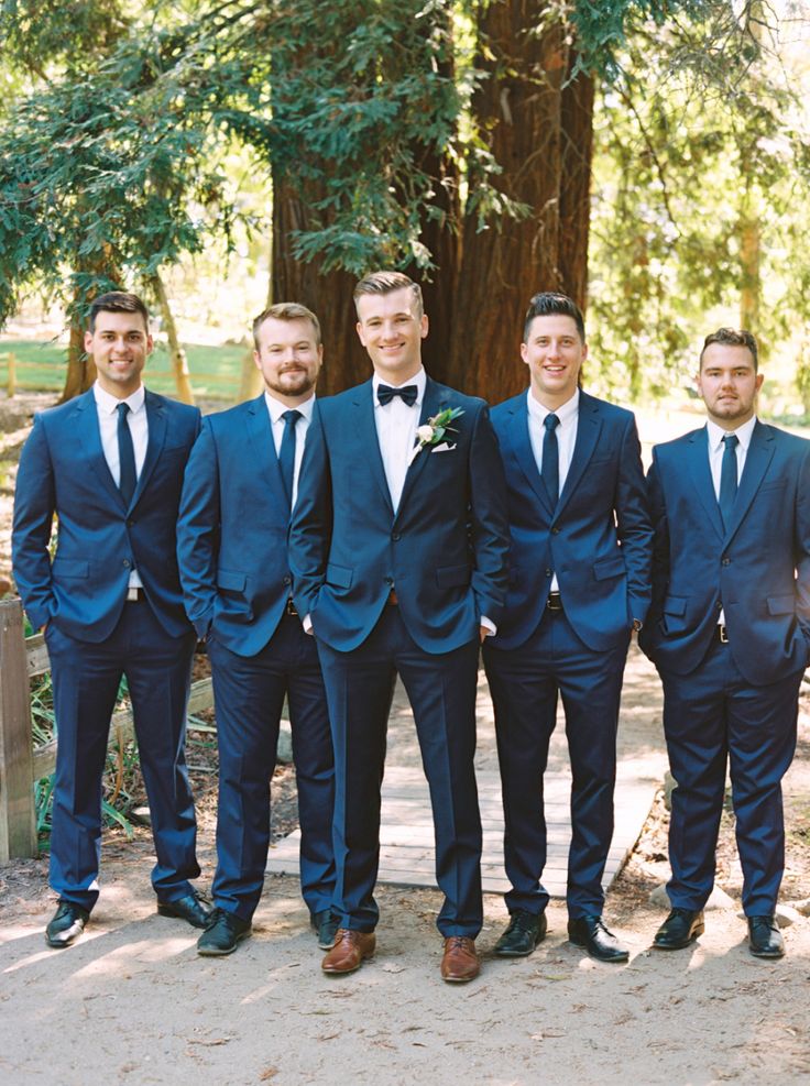 caballeros de honor en una boda